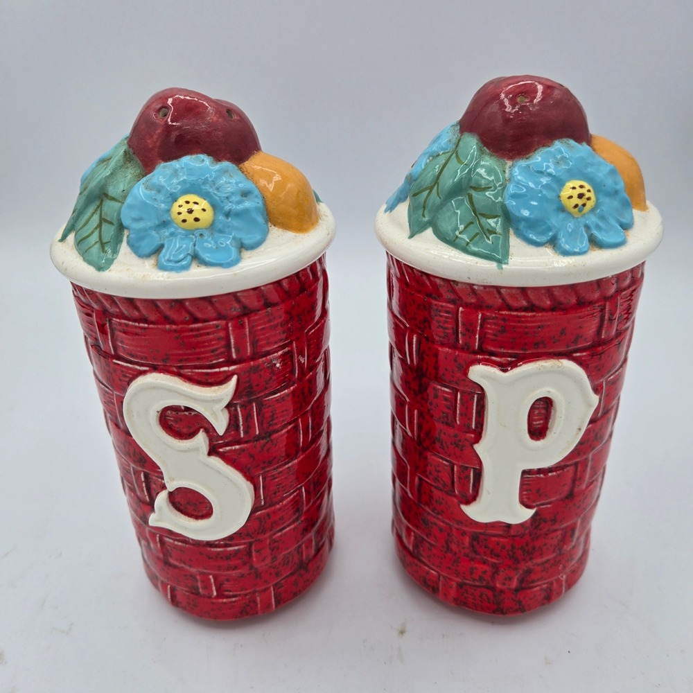 Vintage Sanda Ceramic Salt and Pepper Shakers‎ Fruit Basket Design